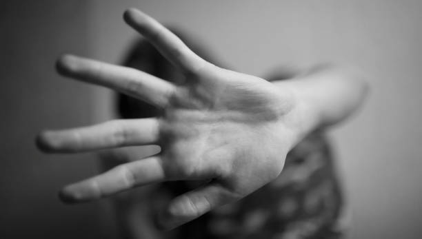 У селі Житомирської області 52-річна матір знущалась над своїм 10-річним сином