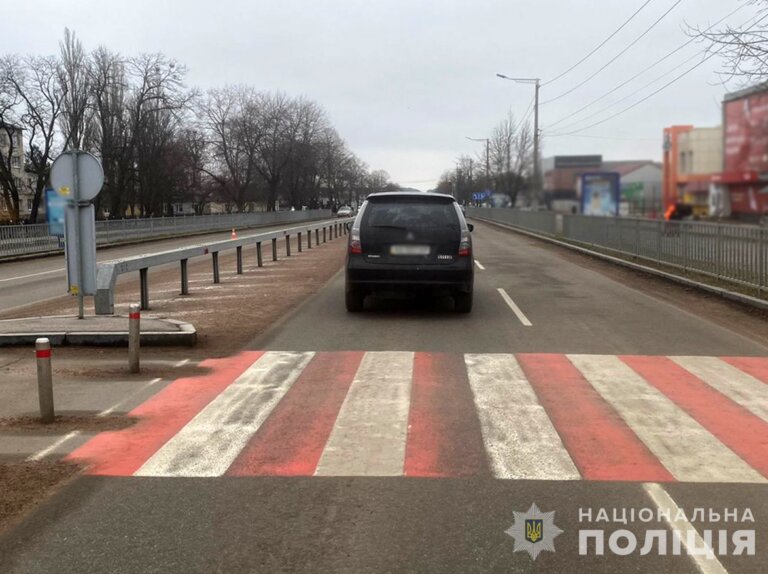 Водій «Mitsubishi» збив 39-річну жительку громади Житомирської області, постраждалу доставили до лікарні