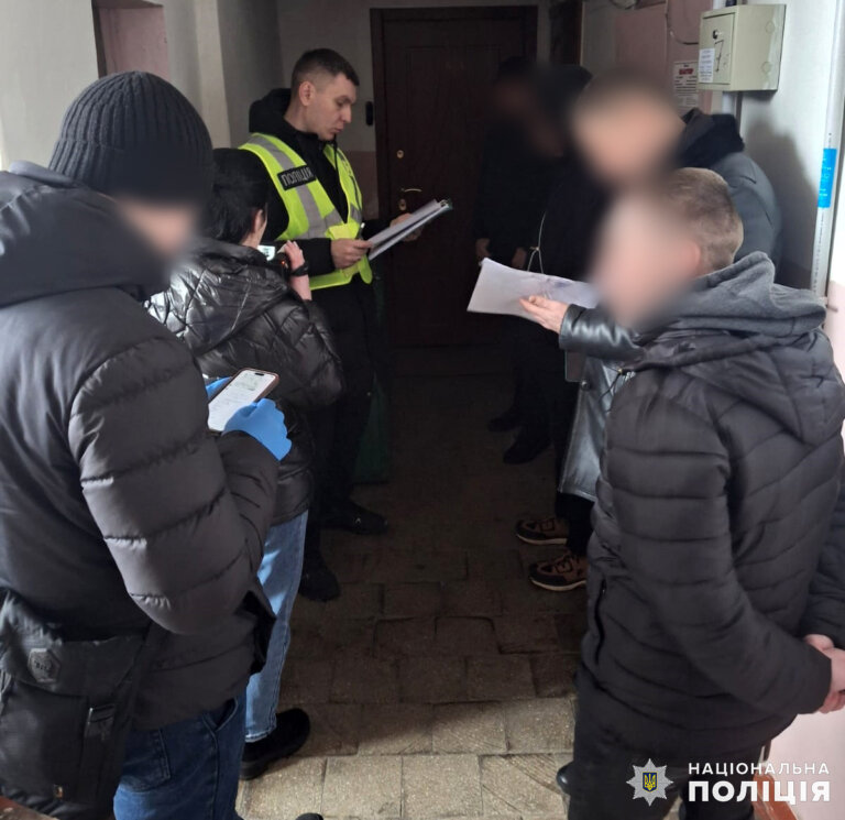 Поліцейські Житомирщини розкрили схему крадіжок брендового одягу