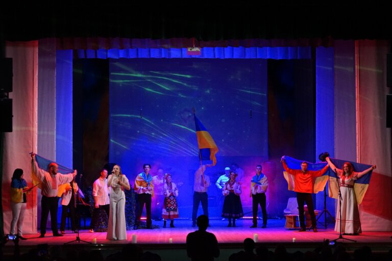 У Житомирській обласній філармонії ім. С. Ріхтера відбувся музично-поетичний перформанс «Відсіч»