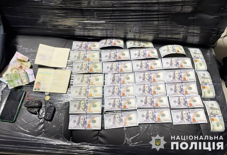 Судитимуть 53-річного військового, який за 5000 доларів обіцяв службу в тилу, «рекрутеру» загрожує до 8 років тюрми