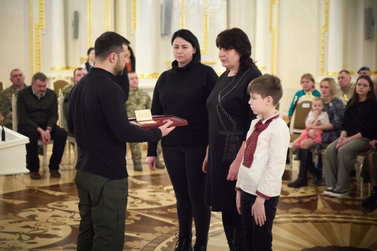 Двох захисників, уродженців Житомирської області, Президент нагородив орденами «Золота Зірка» (посмертно)