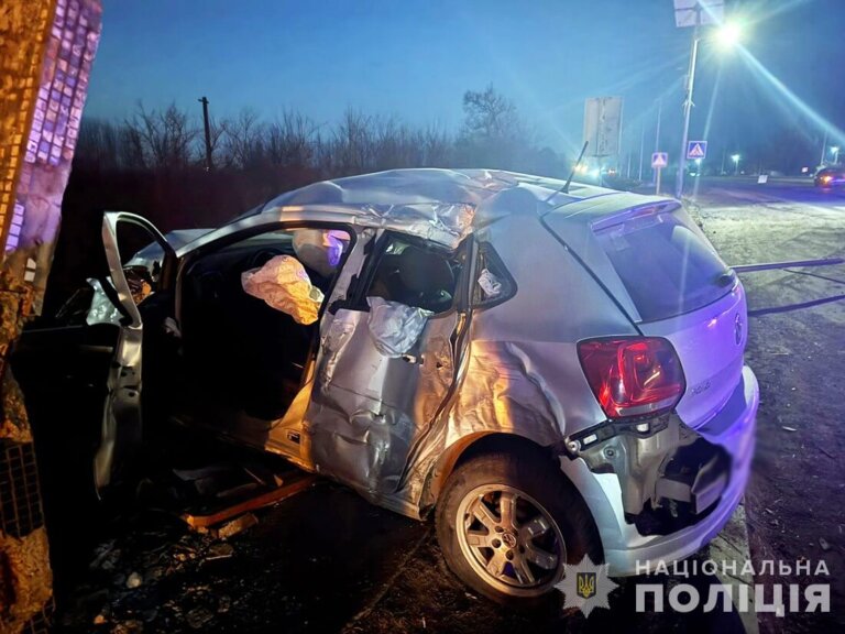 На трасі у Житомирському районі зіткнулися дві автівки, 39-річний водій «Volkswagen» отримав травми та був госпіталізований