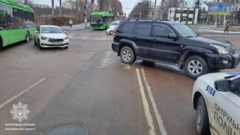 ДТП на перехресті вулиць Вітрука та Корольова обійшлась без потерпілих