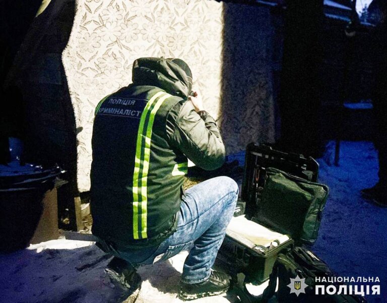 На Житомирщині поліцейські затримали трьох підозрюваних у викраденні та катуванні людини