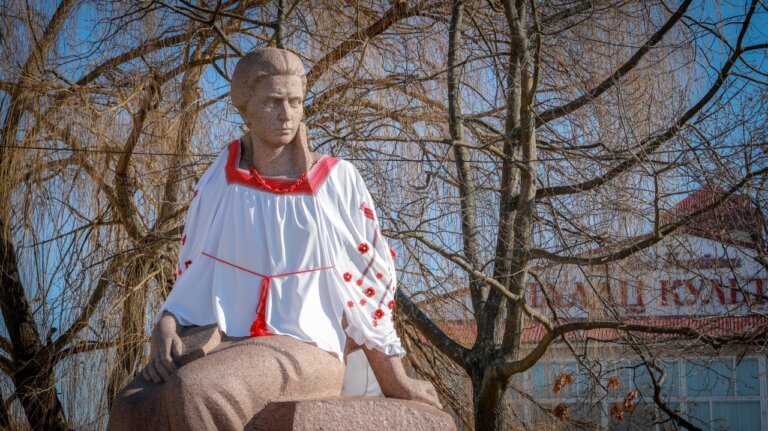 У Звягелі вшанували 154-ту річницю від дня народження Лесі Українки