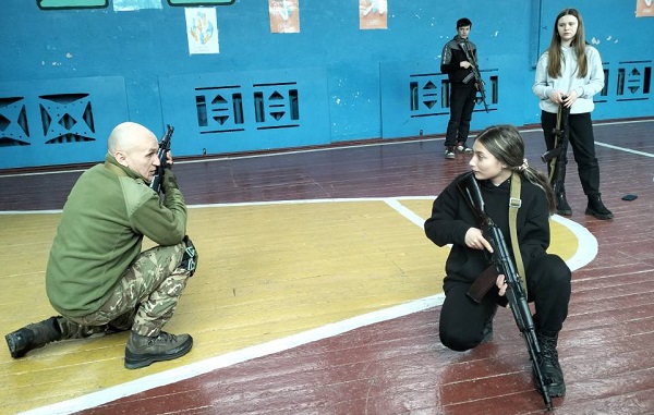 Вишколи у Семенівській громаді: старшокласники здобувають військові навички