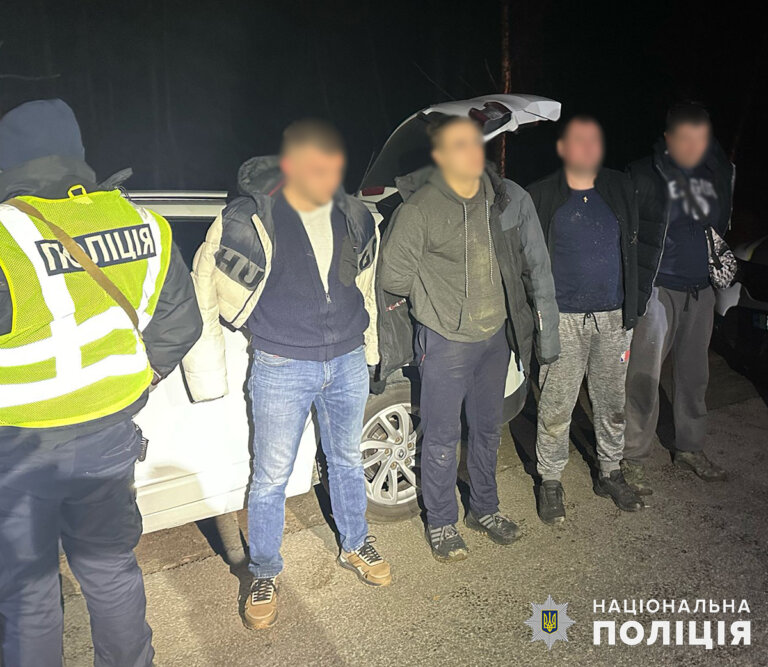 На Житомирщині поліцейські затримали підозрюваного у сприянні незаконному перетину держкордону військовозобов’язаними