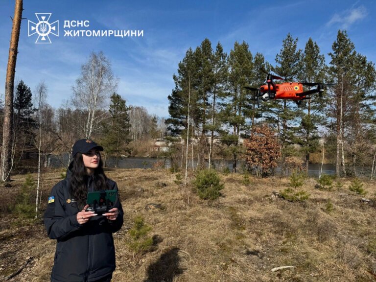 Посушливі погодні умови та пориви вітру сприяють збільшенню кількості пожеж у природних екосистемах