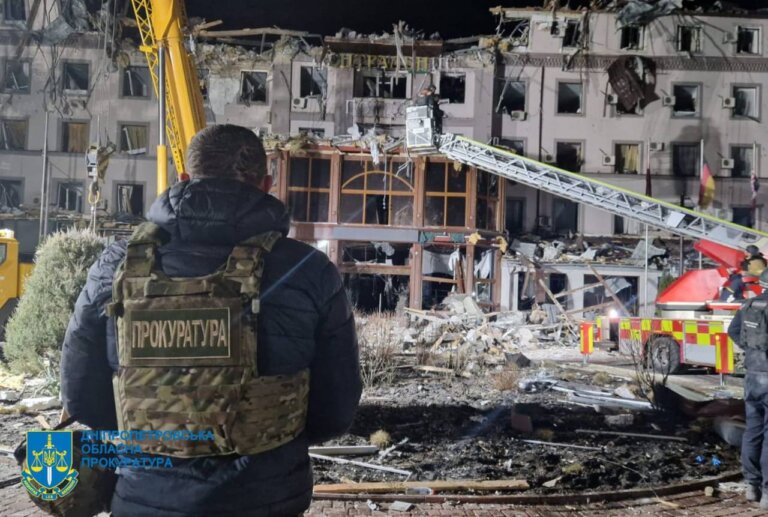 Троє загиблих і 31 постраждалий, серед них дитина, внаслідок ворожого ракетного удару по м. Кривий Ріг – розпочато розслідування
