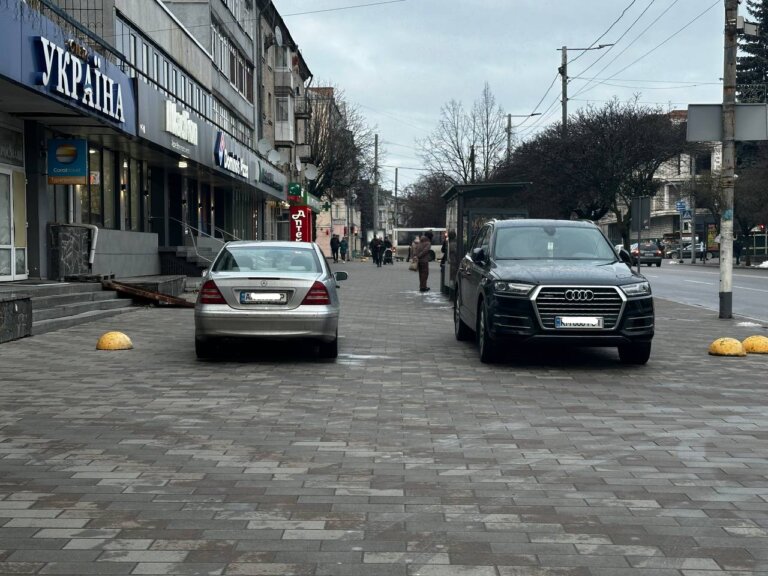 Як машини руйнують простори і покриття
