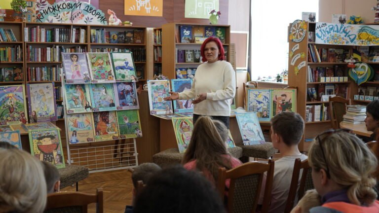 #безбар’єрність: У Житомирі відкрилася виставка-інтерв’ю дитячих малюнків «Життя без зупинок»
