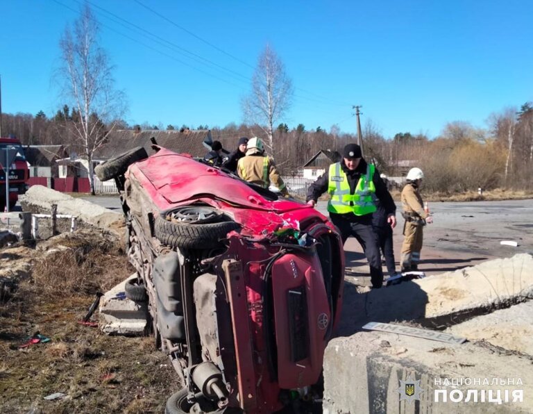 У ДТП в Романівській громаді загинув водій легковика, ще троє людей травмовано: поліція проводить розслідування