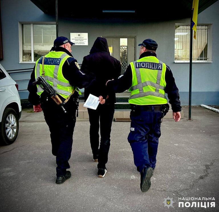 У Звягелі поліцейські затримали причетного до хуліганства