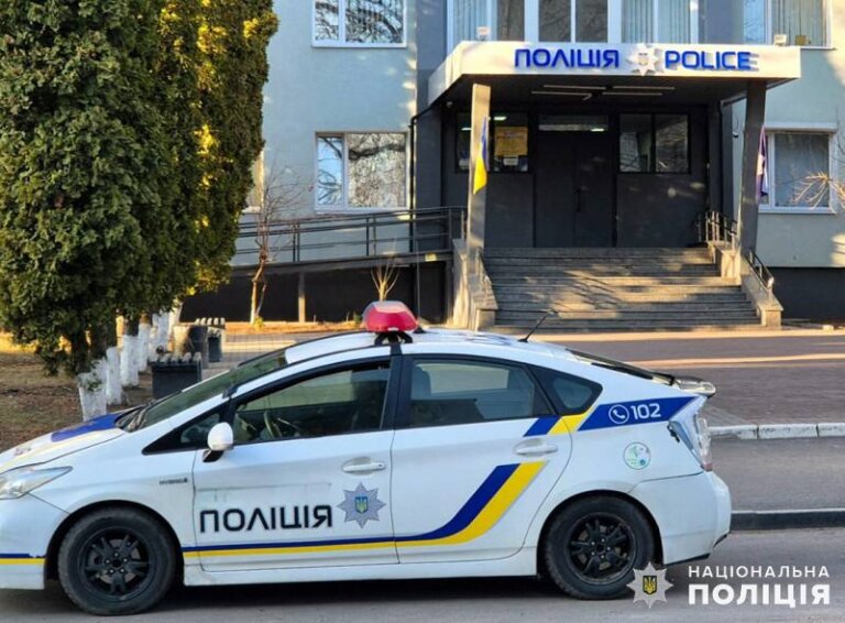 Житомирські поліцейські викрили «консультанта» з криптовалют у шахрайстві на понад 3,7 мільйона гривень