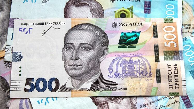 Зарплати чиновників у 3-10 разів вищі за середні по країні, — ЗМІ