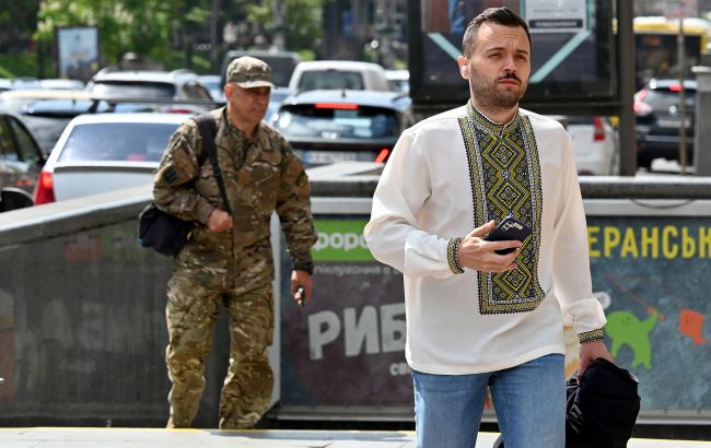 Верховна Рада знову підтримала продовження воєнного стану та загальної мобілізації в Україні. Правовий режим буде діяти ще щонайменше 90 діб.