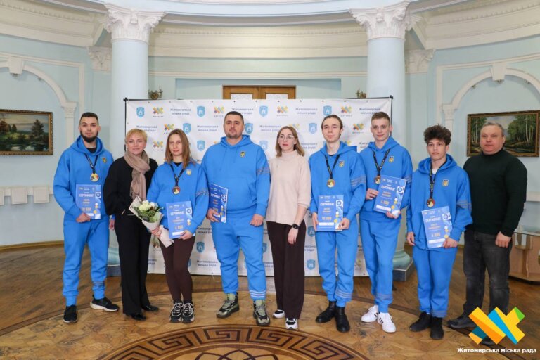Грошові сертифікати від громади отримали спортсмени міста