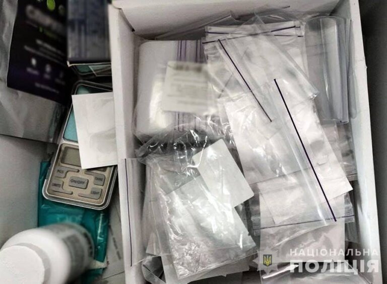 «Сімейний бізнес» на психотропах: у Житомирі поліцейські затримали підозрюваних у наркозлочинах