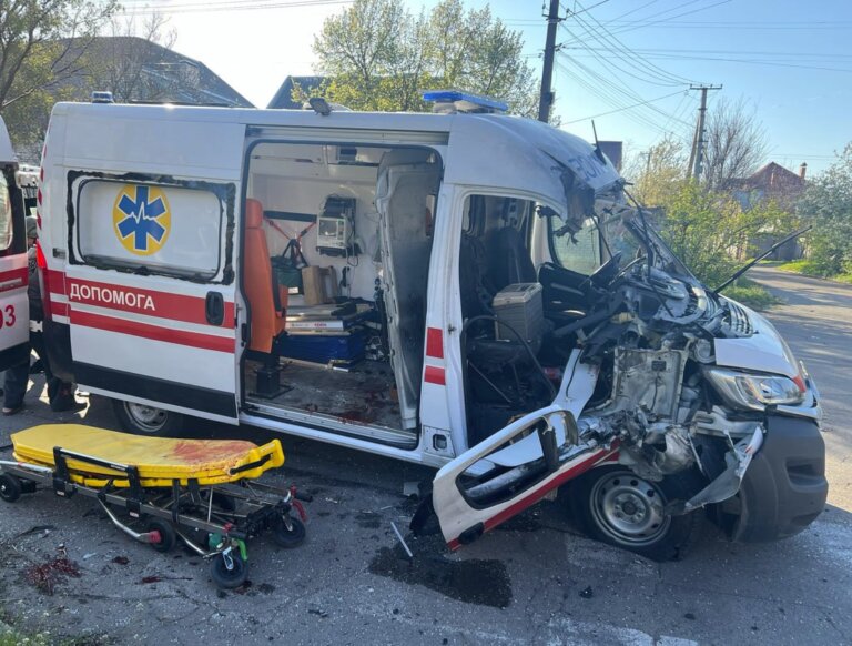 Херсон і його героїчні люди щодня зазнають терору від росіян