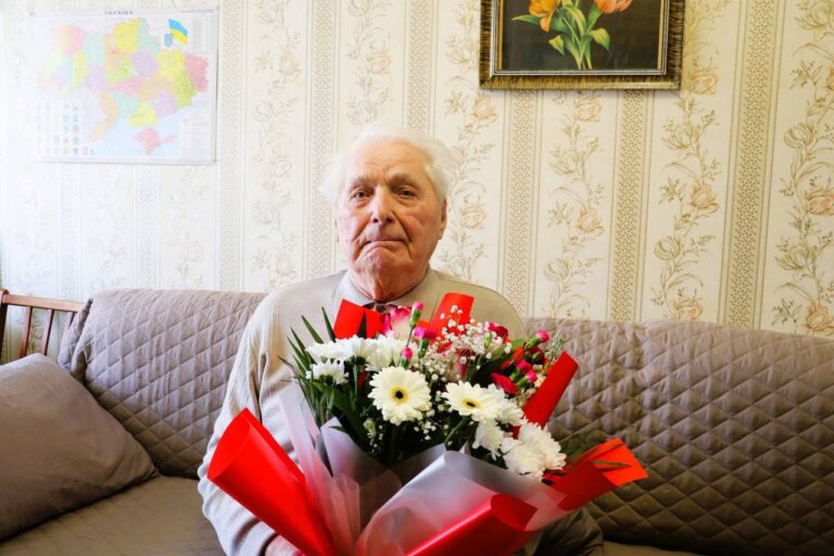 Житомирянин Віктор Поліщук святкує 101-річчя: вітаємо іменинника!