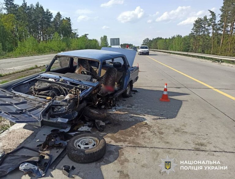 У передмісті Житомира в ДТП травмовано водія легковика: поліція розпочала розслідування