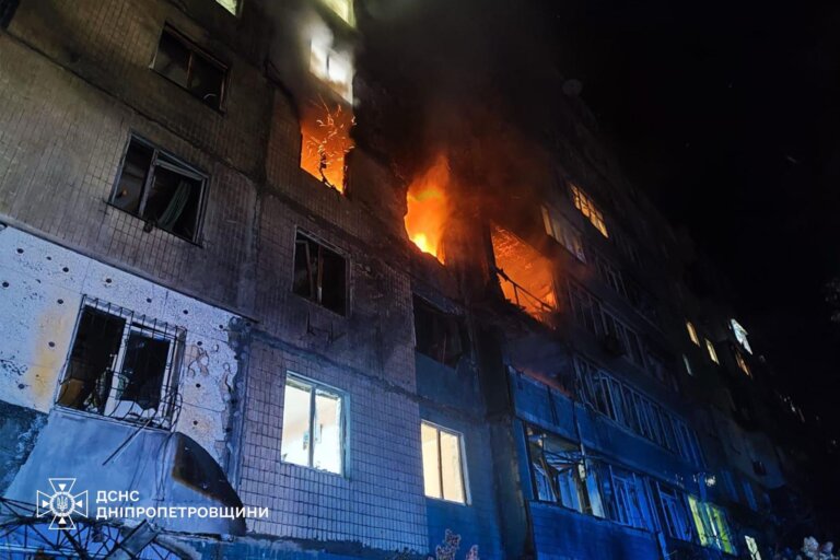 Дніпропетровська область: атака російських БпЛА на місто Камʼянське, 1 загинула людина, 4 постраждалих