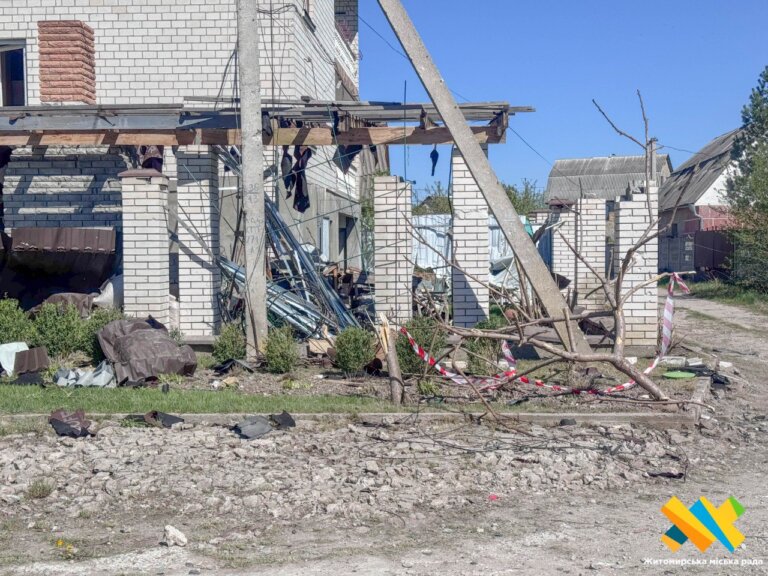 У Житомирі внаслідок нічної атаки пошкоджено приватні будинки: комісія вже працює над обстеженням та консультаціями