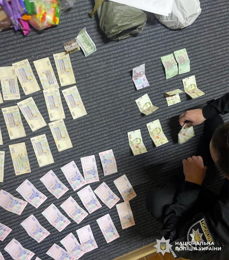 На Житомирщині поліцейські повідомили про підозру полтавцю, що сприяв незаконній міграції чоловіків