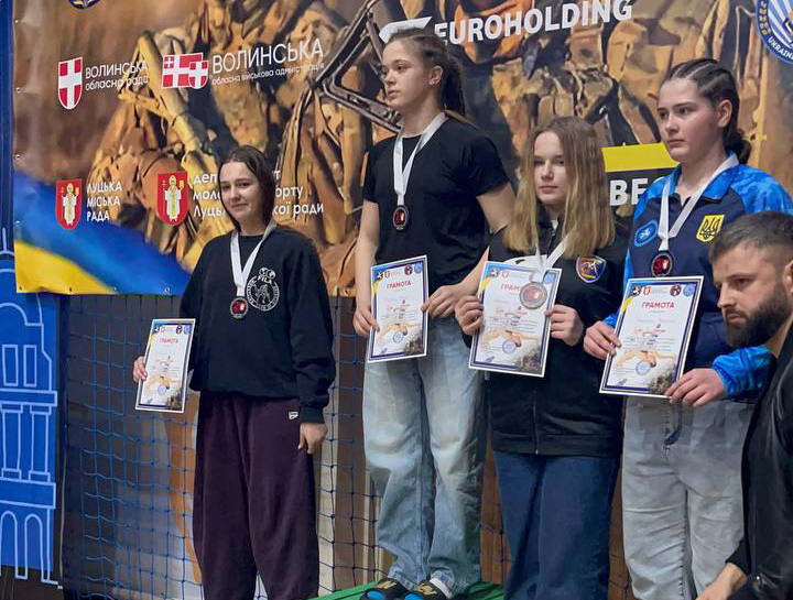 Сапачук Софія здобула бронзу на чемпіонаті з боротьби у Луцьку