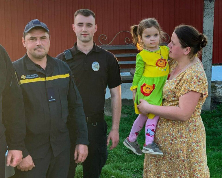 Дворічна дівчинка пройшла 10 км, блукаючи від Тернопільщини до Рівненщини