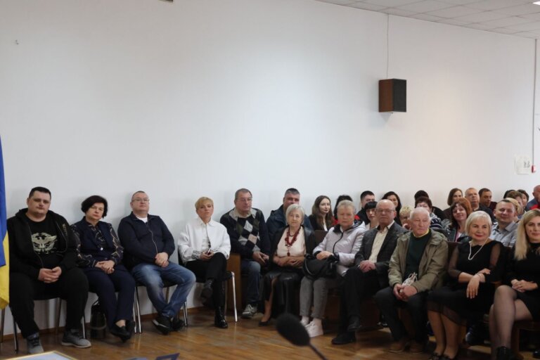 За мужність і милосердя: відзначили парамедиків, які стали добровольцями
