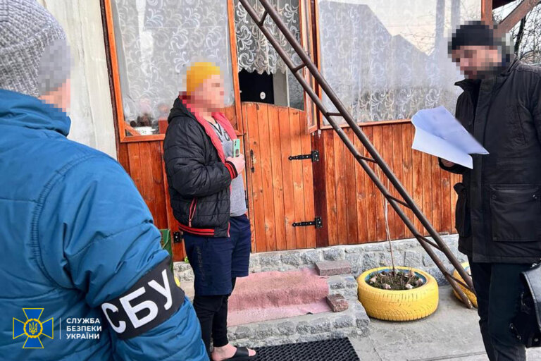 СБУ викрила чотирьох осіб, які через інтернет-ресурси працювали на зрив мобілізації на Житомирщині
