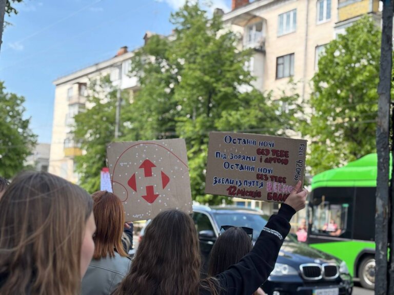 Житомиряни знову вийшли на підтримку захисників у полоні