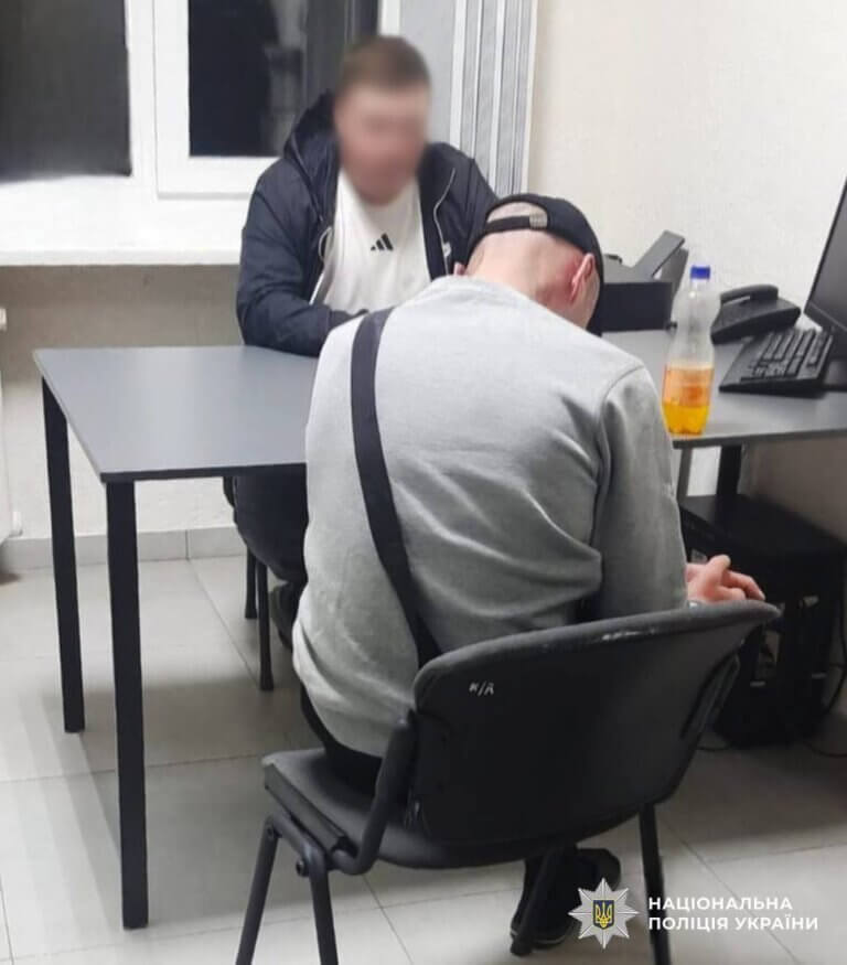 Житомирські поліцейські розшукали в Києві підозрюваного у пограбуванні пенсіонерки