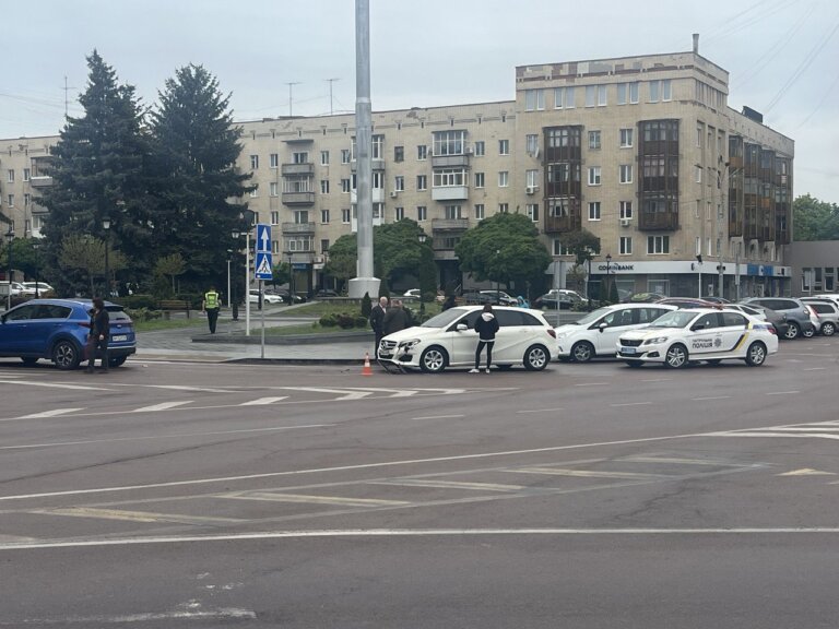 ДТП на майдані Соборному. ФОТО