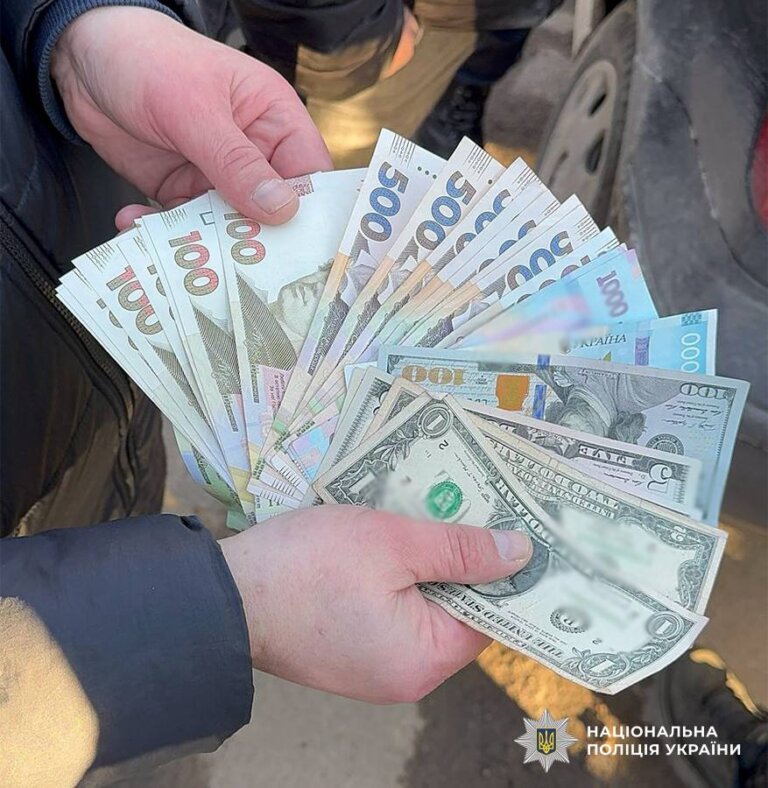За 20 тисяч доларів обіцяв військовозобов’язаним виїзд за кордон: у Житомирі судитимуть організатора незаконної схеми