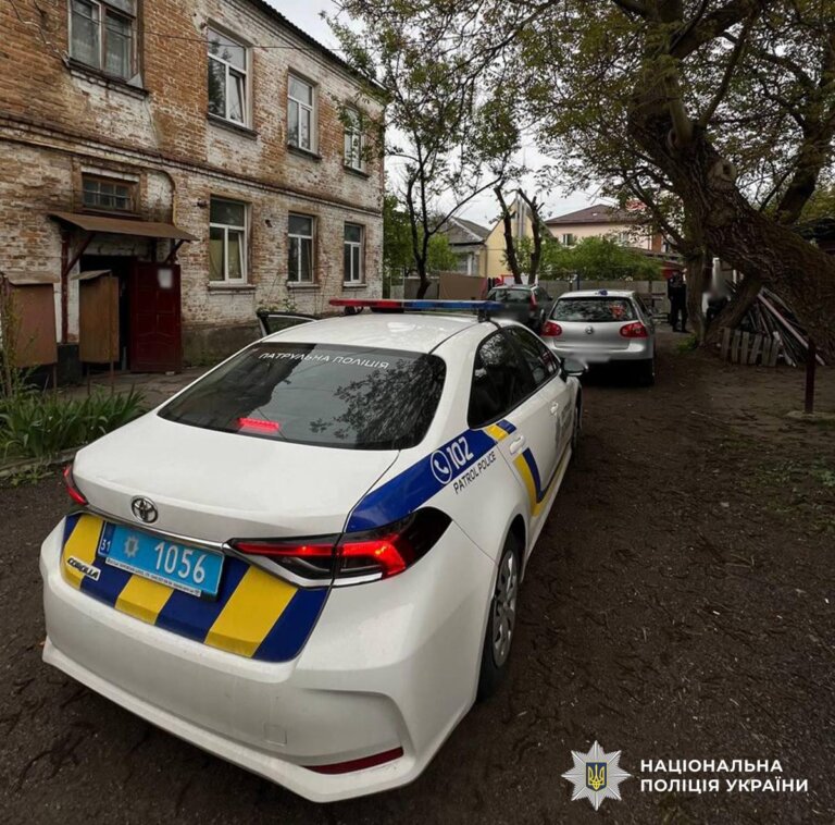 За погрози гранатою поліцейським у Житомирі затримано чоловіка