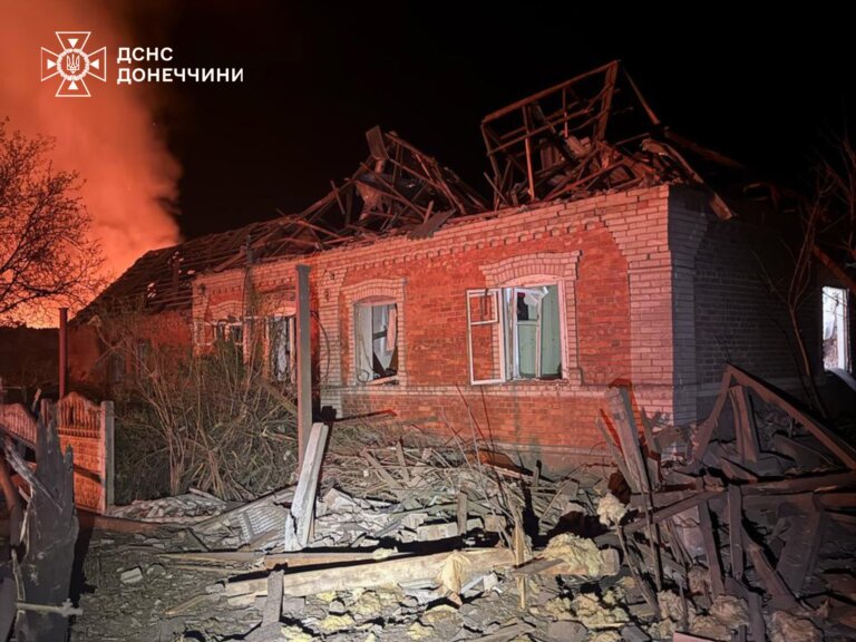 росіяни знову атакували Донеччину, знищуючи цивільну інфраструктуру регіону, – палають будинки, храми та підприємства
