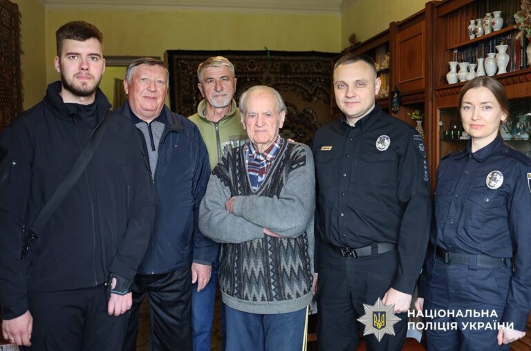 Поліцейські Житомирщини відвідали ветерана Другої світової війни