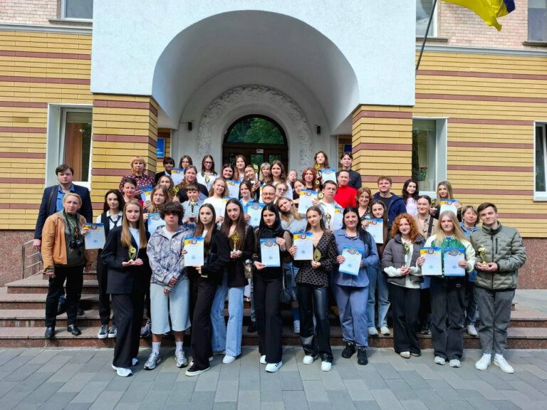 В департаменті освіти нагородили переможців конкурсу відеороликів «Мій ліцей»