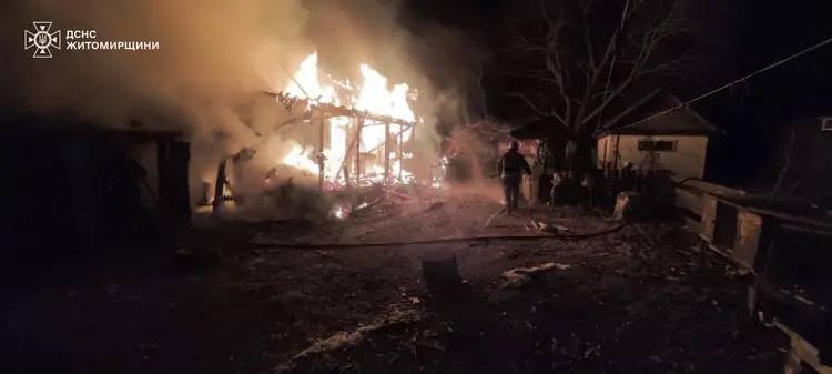 Вночі рятувальники ліквідували пожежу в приватному домогосподарстві