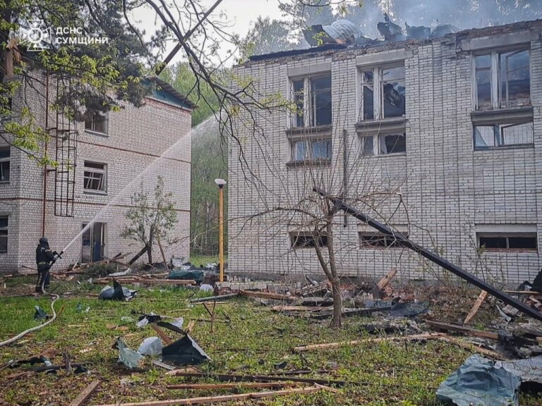 Сумська область: рятувальники ліквідовували наслідки атаки ворожих безпілотників