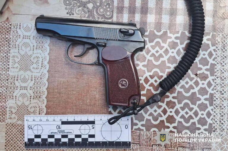 Обікрав військового: житомирські поліцейські затримали причетного до злочинум