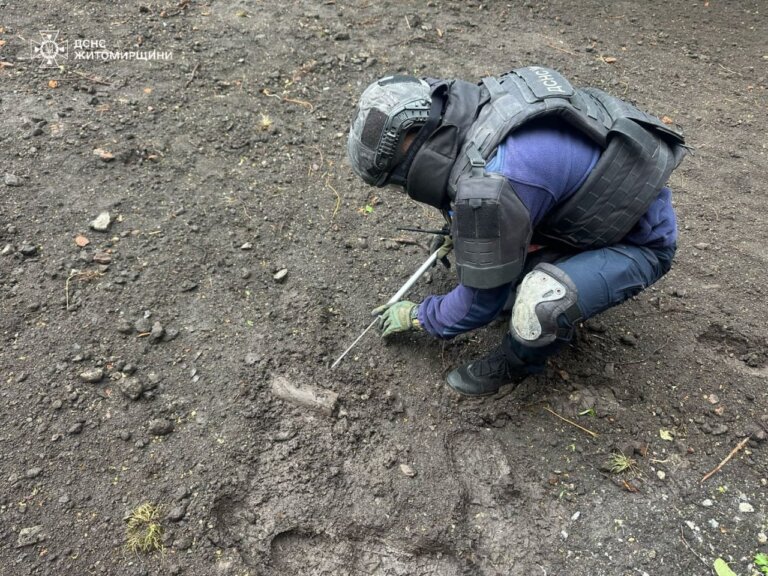 Піротехніки ДСНС знешкодили артилерійський снаряд часів Другої світової війни