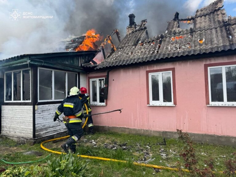 У селі Марківка Звягельського району рятувальники залучалися на гасіння пожежі житлового будинку
