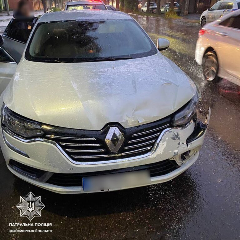 Керманич з ознаками сп’яніння отримав від патрульних низку адмінматеріалів