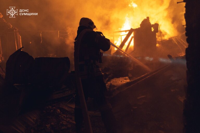 #Сумщина: рятувальники ліквідували масштабні пожежі, спричинені російськими ударами БпЛА