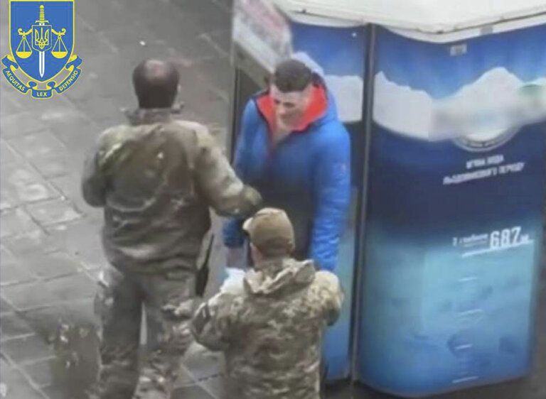 У Харкові судитимуть військовослужбовця ТЦК та СП, який вдарив вчителя історії
