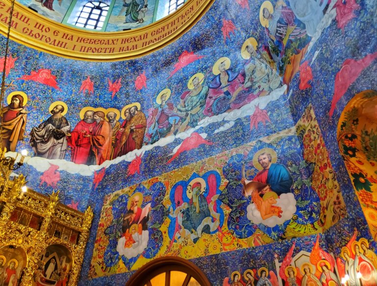 Це просто неймовірно. Розписи Михайлівського собору у Житомирі. ФОТО